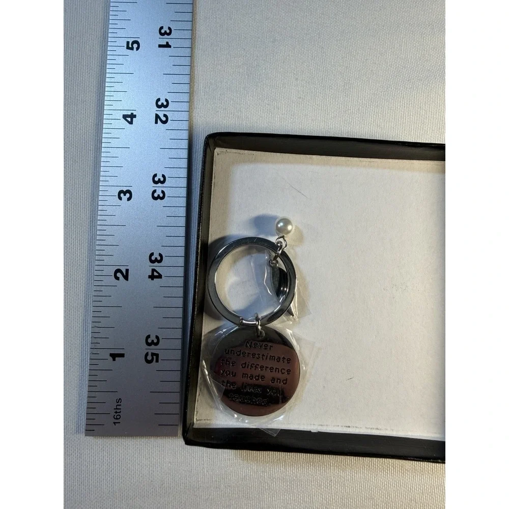 Key Chain Never Underestimate‎ The Difference You Made And The Lives You Touched